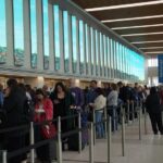 airlines-slash-10-of-flights-amid-urgent-government-shutdown