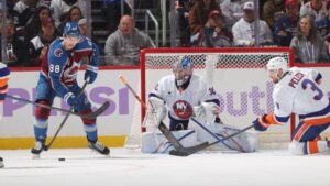 avalanche-overcome-islanders-4-1-in-late-surge