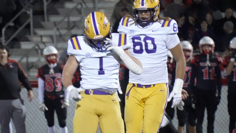 avon-grizzlies-battle-wadsworth-in-regional-semifinal-showdown