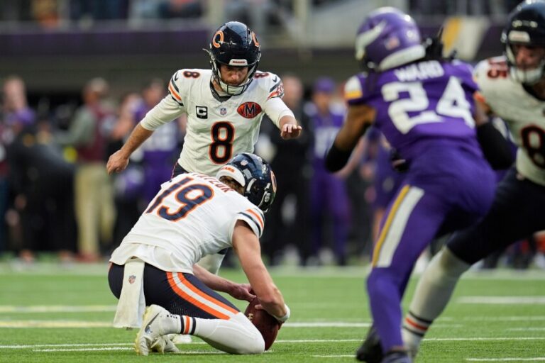bears-rally-to-stunning-19-17-win-over-vikings-in-final-seconds
