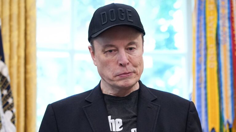 billie-eilish-slams-elon-musk-as-pathetic-coward-over-wealth