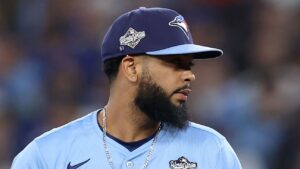 blue-jays-honor-dodgers-vesia-with-51-caps-in-game-7