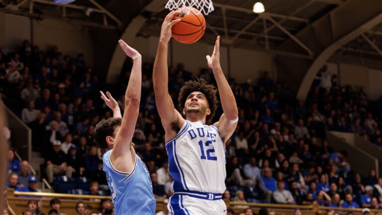 cameron-boozer-scores-35-points-ties-duke-freshman-record