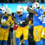 chargers-dominate-steelers-25-10-as-keenan-allen-sets-record