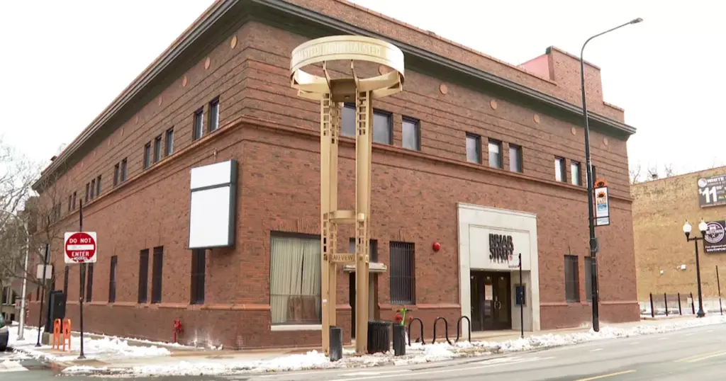 chicago-theater-faces-venue-losses-but-community-resilience-thrives