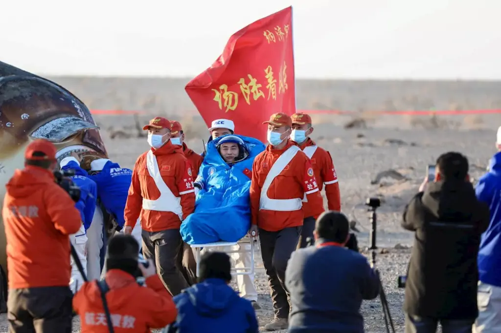 china-to-launch-shenzhou-22-spacecraft-to-rescue-astronauts