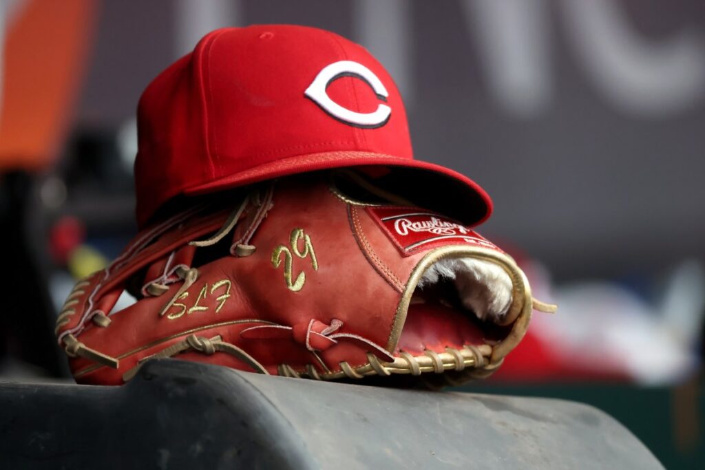 cincinnati-reds-mourn-loss-of-beloved-stage-manager-jesse-jackson