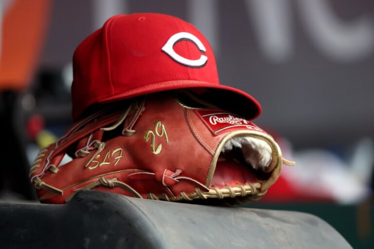 cincinnati-reds-mourn-loss-of-beloved-stage-manager-jesse-jackson
