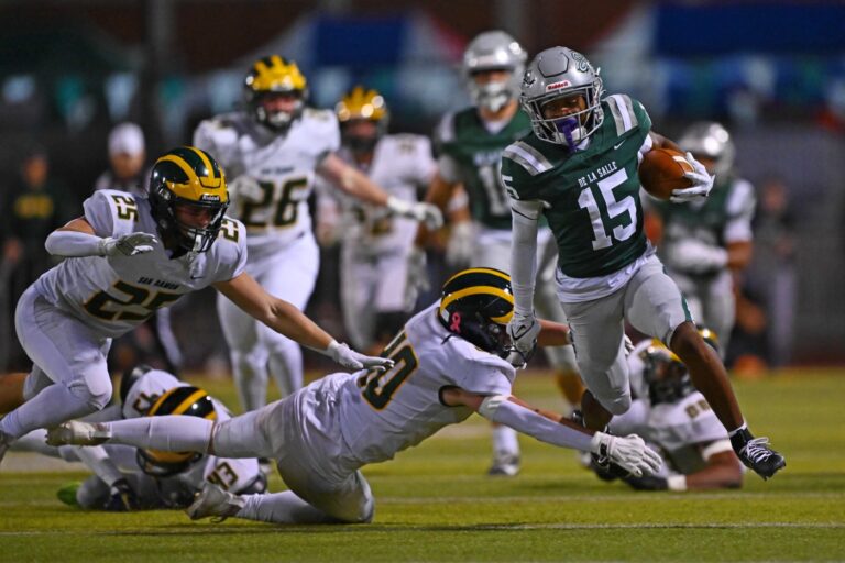 de-la-salle-dominates-san-ramon-valley-42-0-in-playoff-clash