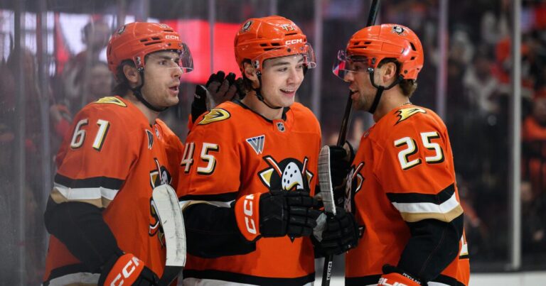ducks-dominate-devils-4-1-behind-gauthier-and-sennecke-s-stellar-play