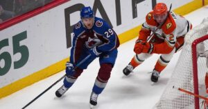 ducks-winning-streak-ends-as-avalanche-prevails-4-1