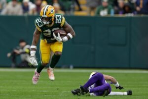 emanuel-wilson-shines-with-107-yards-2-tds-in-packers-win
