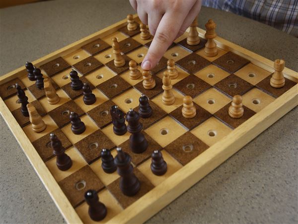 engaging-in-brain-games-may-help-delay-dementia-risk