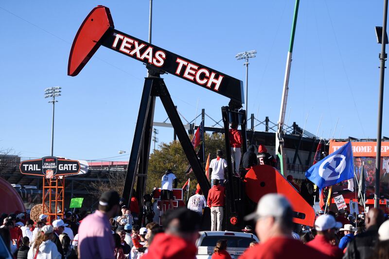 espn-s-college-gameday-energizes-byu-vs-texas-tech-showdown
