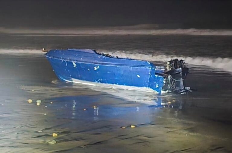 four-dead-after-migrant-boat-capsizes-near-san-diego-coast