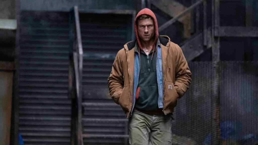 glen-powell-reveals-embarrassing-wardrobe-malfunction-on-set