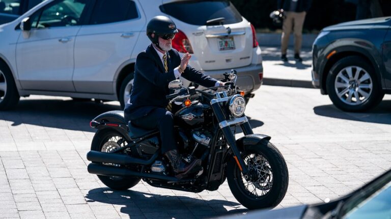 gop-rep-rides-1-200-miles-on-harley-to-avoid-flight-delays
