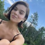 hailee-steinfeld-unveils-stunning-halloween-look-with-lollipop