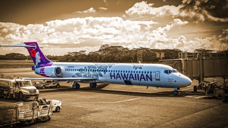 hawaiian-airlines-considers-airbus-a220-and-embraer-e195-e2-for-fleet-renewal