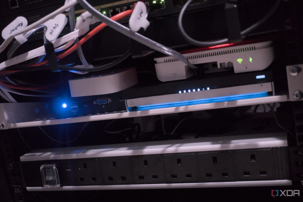 homeowners-take-control-secure-smart-homes-without-internet