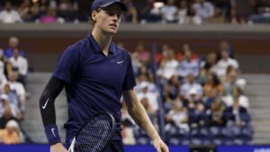 jannik-sinner-dominates-zverev-to-reach-paris-masters-final