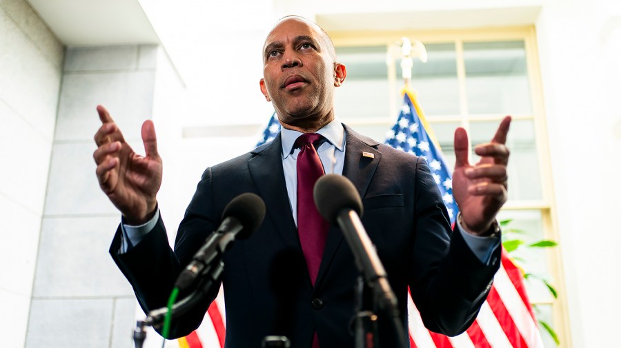 jeffries-addresses-media-after-democrats-major-election-victories