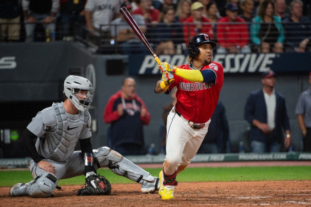 jos-ram-rez-secures-fifth-silver-slugger-award-in-thrilling-race