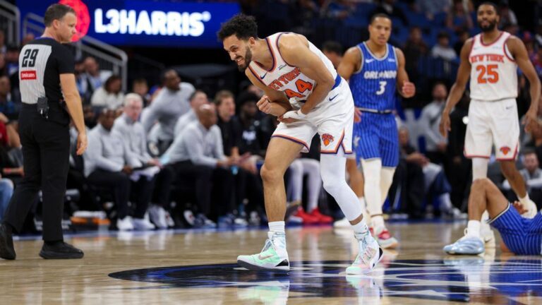 knicks-guard-landry-shamet-exits-game-with-shoulder-injury