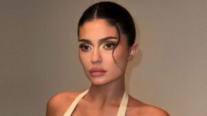 kylie-jenner-stuns-in-plunging-yellow-corset-unveils-butter-glam-