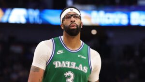 mavericks-anthony-davis-out-for-7-10-days-recovery-continues