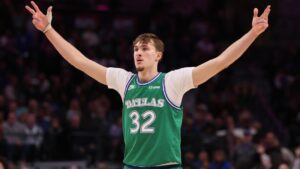 mavericks-fans-demand-change-as-flagg-shines-in-loss-to-bucks