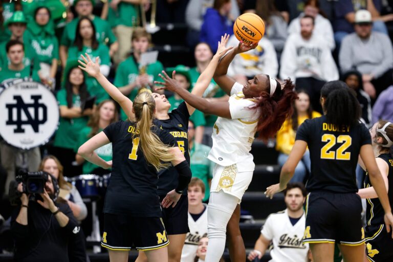 michigan-wolverines-crush-notre-dame-93-54-in-high-stakes-rematch