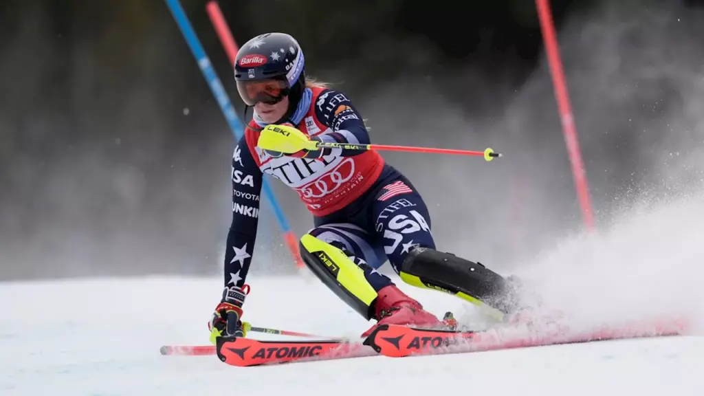 mikaela-shiffrin-tops-first-run-at-world-cup-slalom-in-colorado