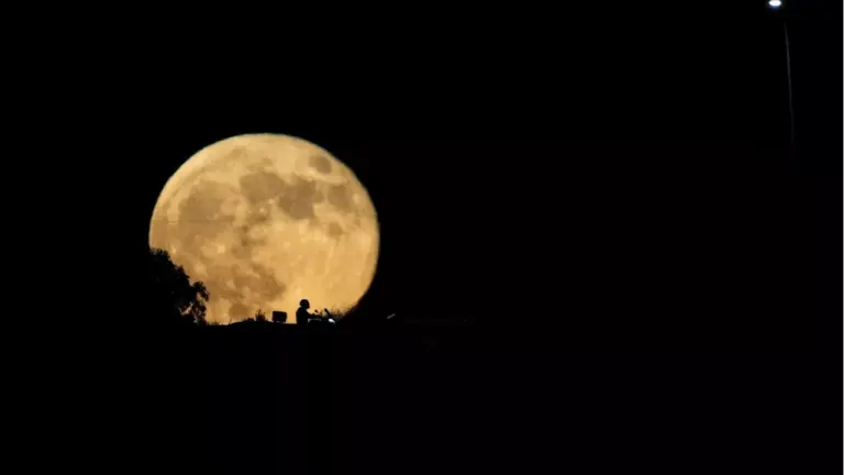 nasa-investigates-nuclear-options-as-asteroid-yr4-threatens-moon