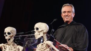 neighbors-troll-rfk-jr-with-halloween-display-on-vaccines