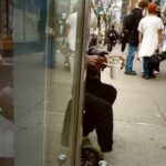 new-yorkers-face-cashless-economy-disabled-man-struggles