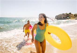 newark-advertiser-offers-free-vouchers-for-christmas-shopping-now