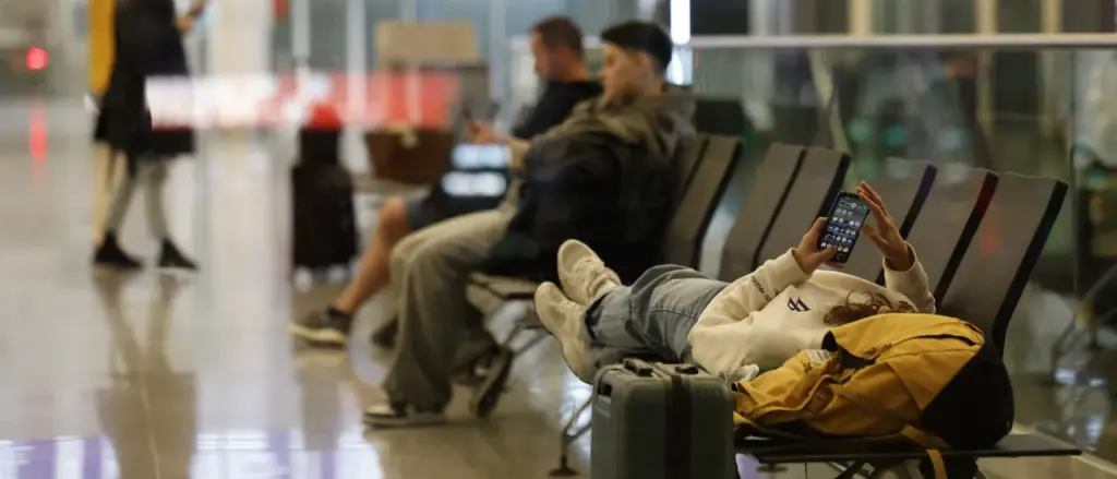 powerbank-explosion-forces-evacuation-at-melbourne-airport-lounge