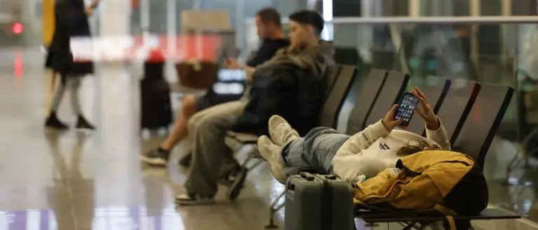 powerbank-explosion-forces-evacuation-at-melbourne-airport-lounge