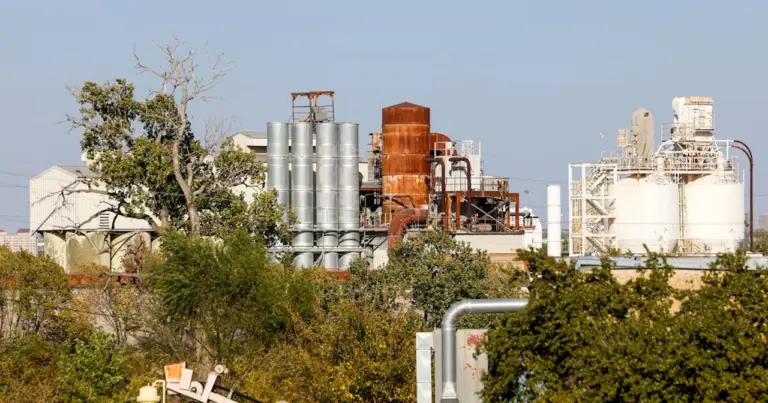 residents-rally-for-zoning-changes-to-limit-industrial-use