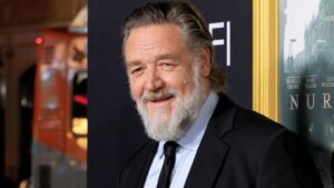 russell-crowe-reveals-50-pound-weight-loss-journey-on-rogan-show