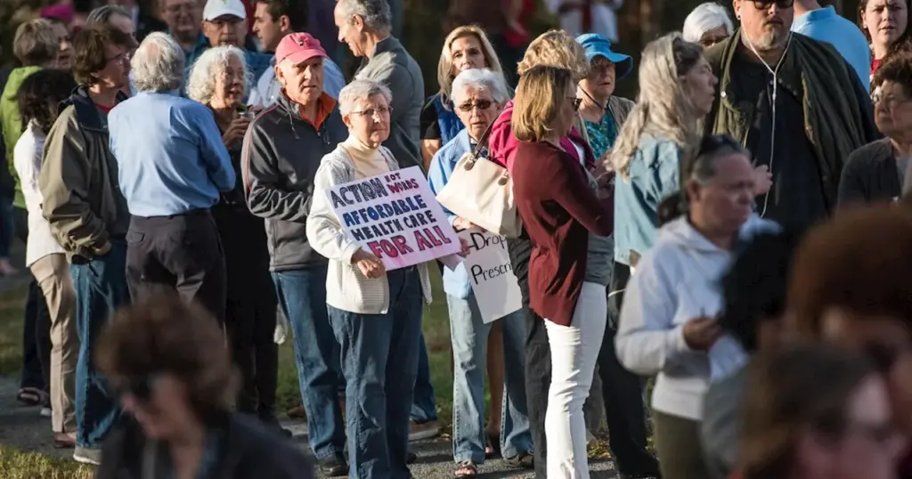 san-diego-democrats-push-to-extend-health-care-tax-credits-amid-premium-hikes