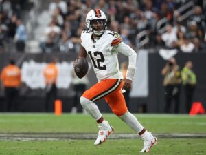 shedeur-sanders-shines-in-nfl-debut-cbs-analyst-calls-it-major-strides-