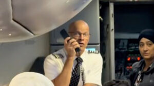 southwest-airlines-pilot-urges-passengers-to-call-your-senator-amid-chaos
