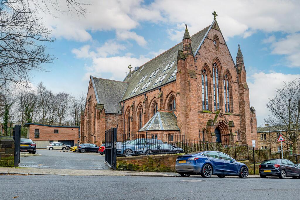 stunning-2-bedroom-mews-house-in-hillhead-listed-for-529-000