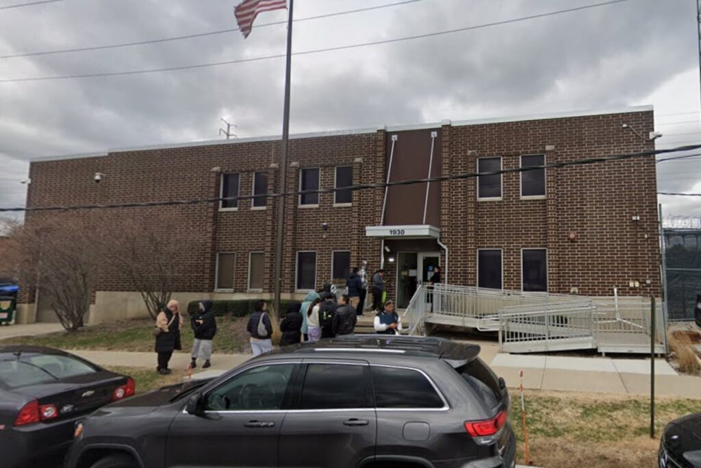 teen-brothers-document-ice-operations-amid-community-tensions