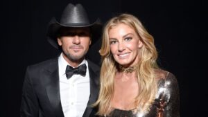 tim-mcgraw-and-faith-hill-showcase-cozy-outdoor-living-for-the-holidays