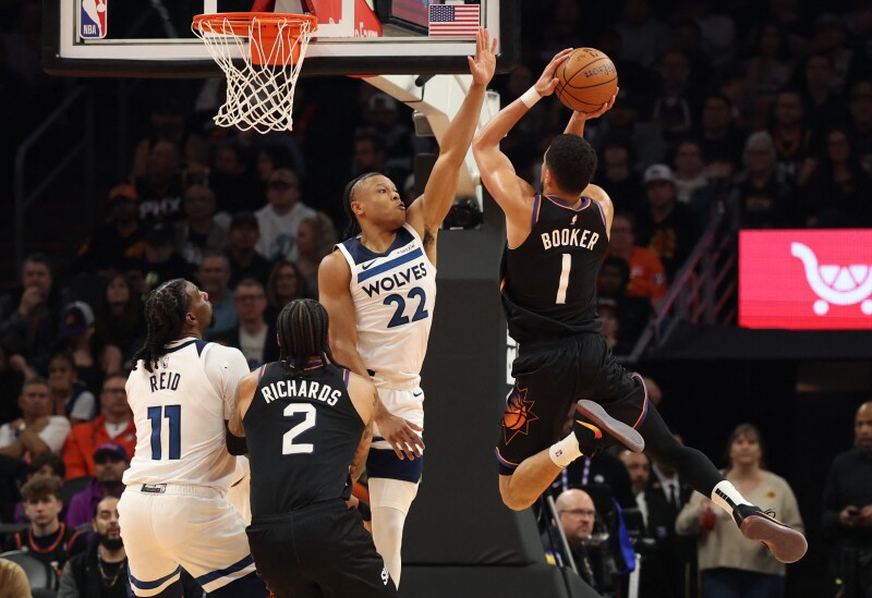 timberwolves-blow-late-lead-fall-to-suns-114-113-in-dramatic-finish