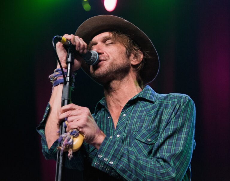 todd-snider-celebrated-singer-songwriter-passes-away-at-59