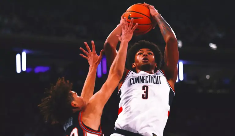 uconn-dominates-illinois-74-61-at-madison-square-garden